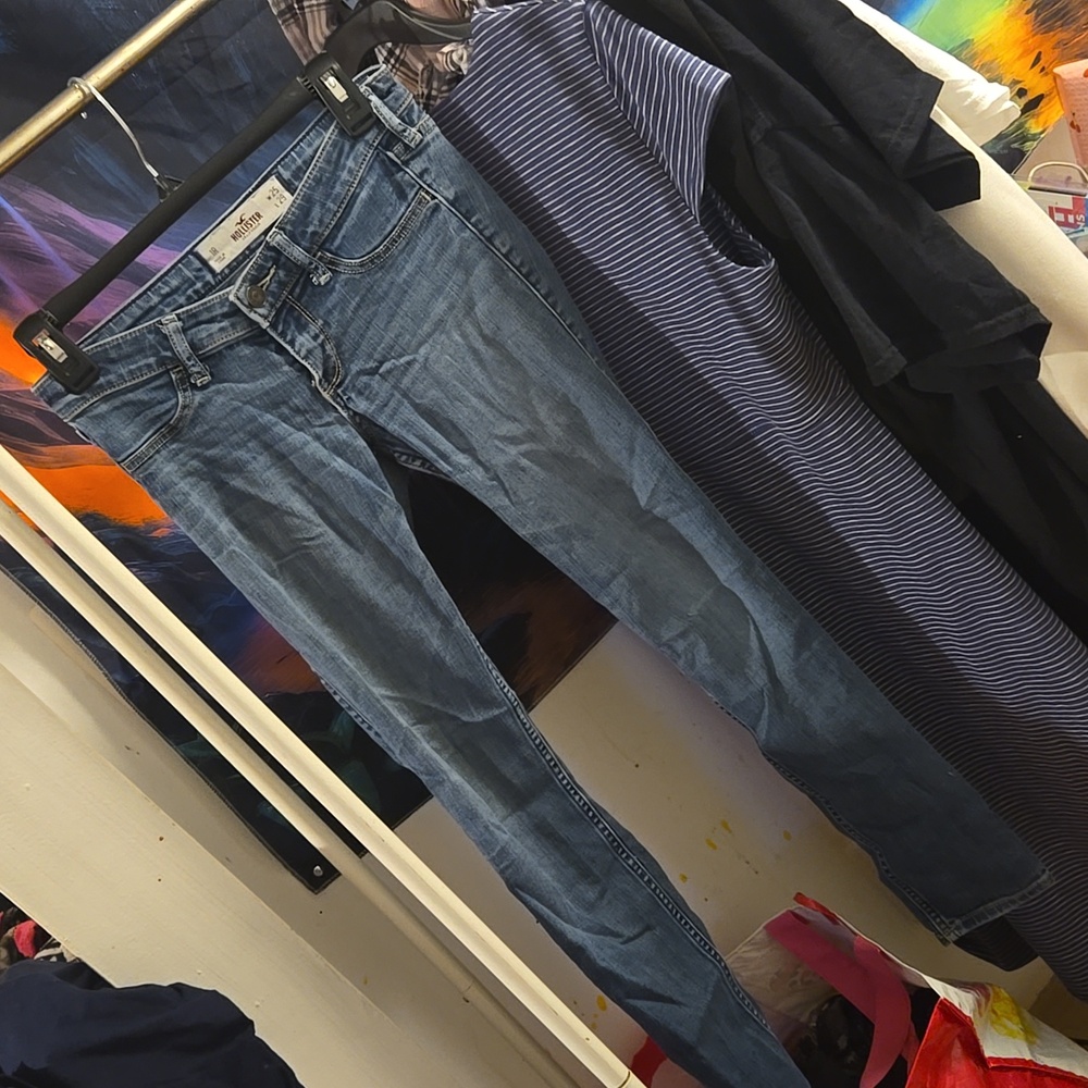 Hollister Sraight leg Jeans Size 1R W25 L29